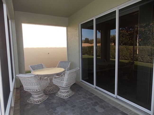 Building Photo - 881 W Silver Meadow Loop