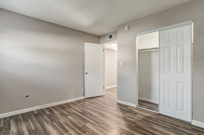 Building Photo - 3307 Wood Ave