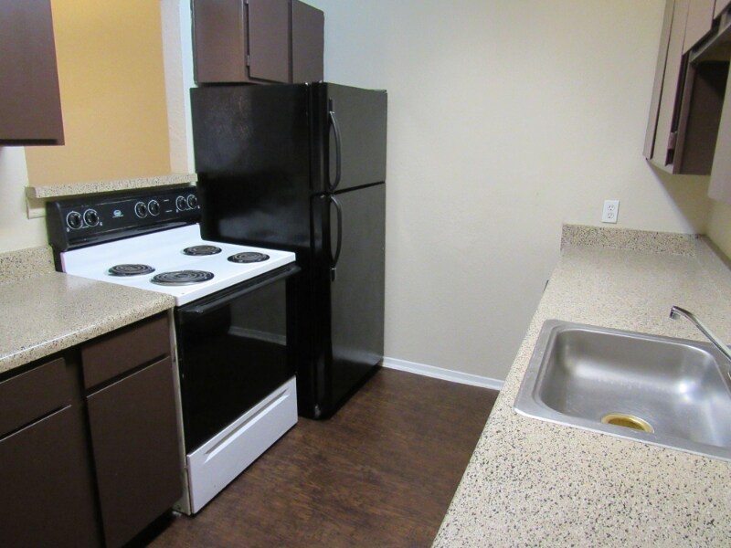 Building Photo - 1513 Santa Fe Dr