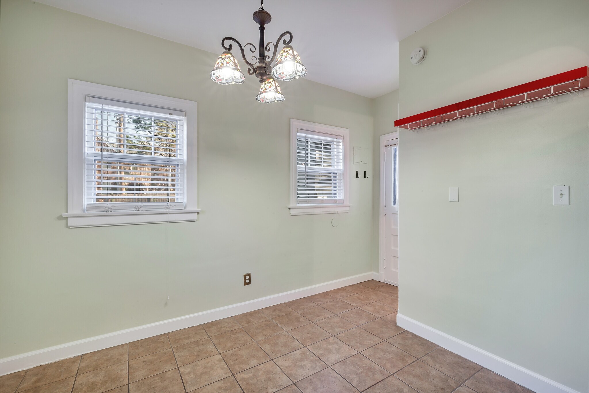 Building Photo - 109 E 26th Pl