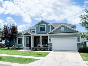 Building Photo - 2670 Weathervane Way S