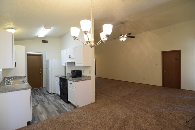 Building Photo - 3702 Valley Forge Dr