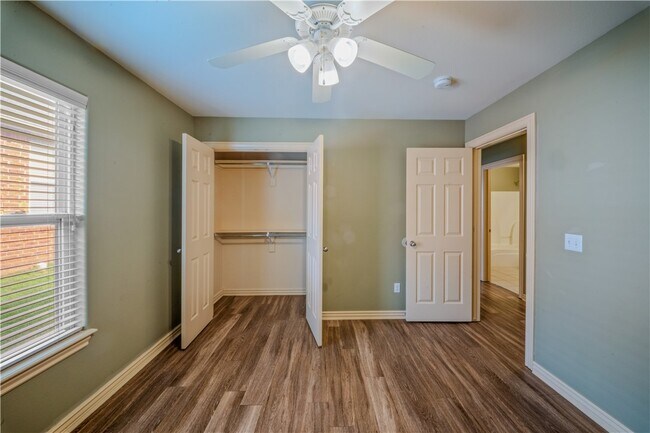 Building Photo - 288 Copper Oaks Dr