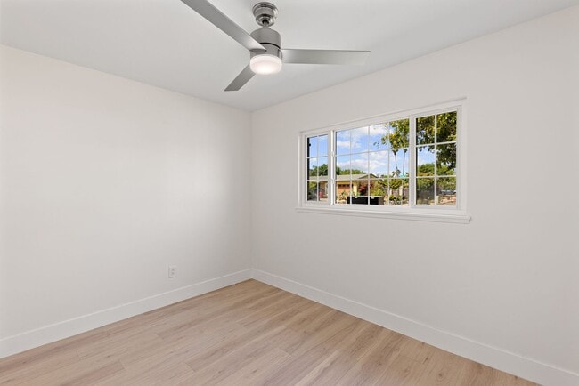 Building Photo - Welcome to your new home in the vibrant Ba...