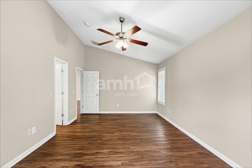 Building Photo - 3815 Hawk Tail Dr