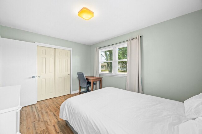 Building Photo - 2913 13th St