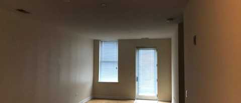 Building Photo - 1124 Lake St