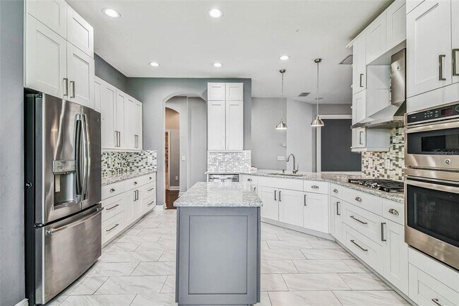 Building Photo - 8249 Cressida Ct
