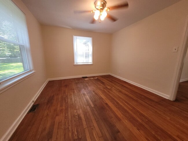 Building Photo - RIVER PARK