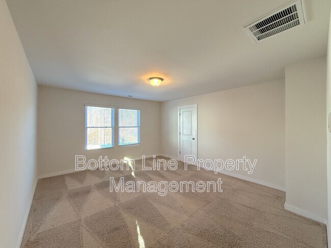 Building Photo - 706 Anglin Forest Way