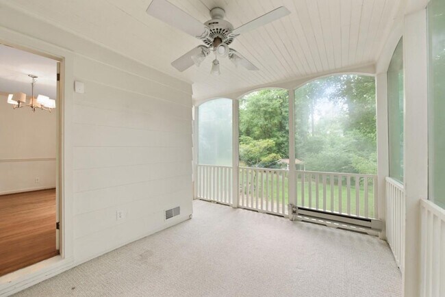 Building Photo - 3156 E Wood Valley Rd NW