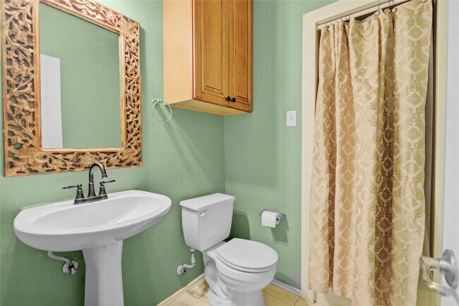 Building Photo - 1403 Lochstone Dr