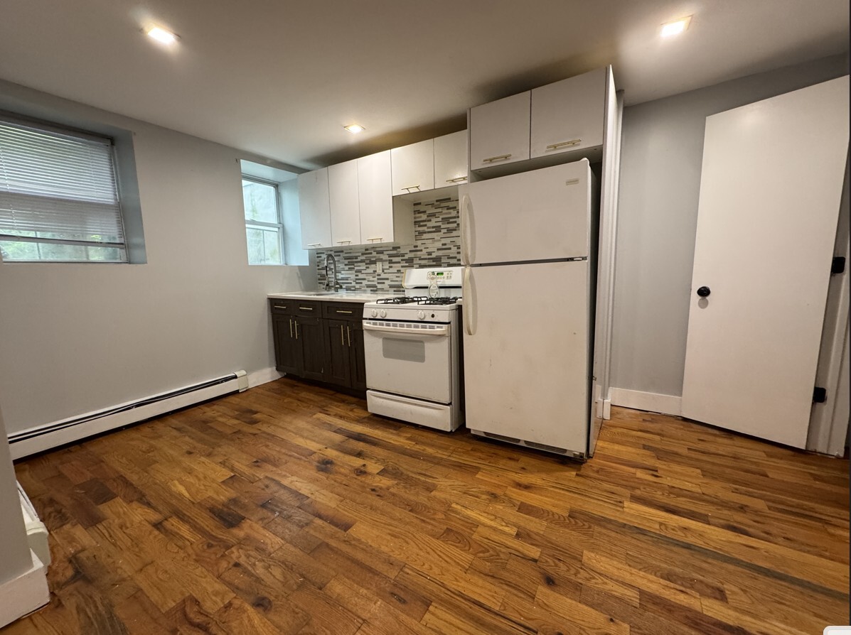 Unit 1 - 149 Van Horne St