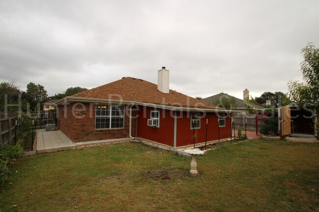 Building Photo - Walker Place Beauty