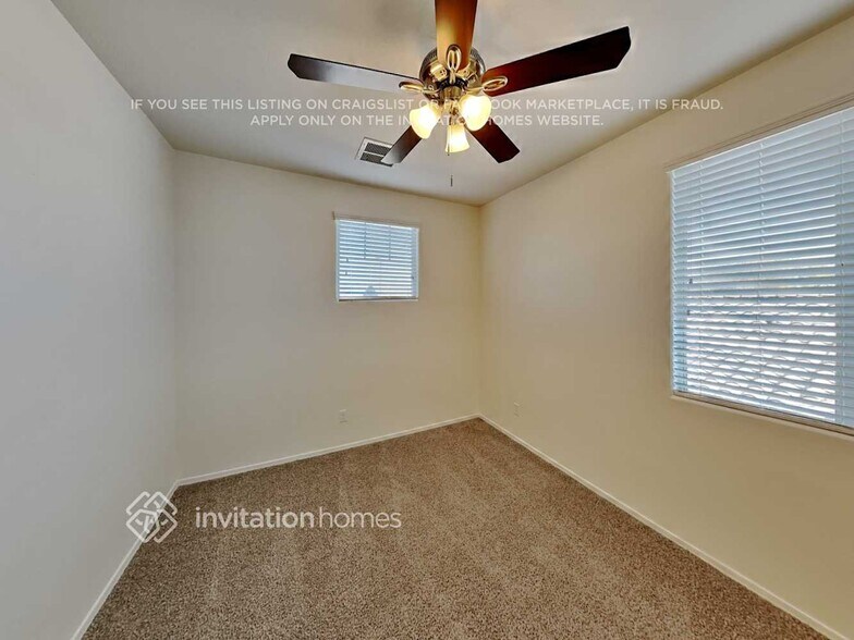 Building Photo - 17585 W Lilac St