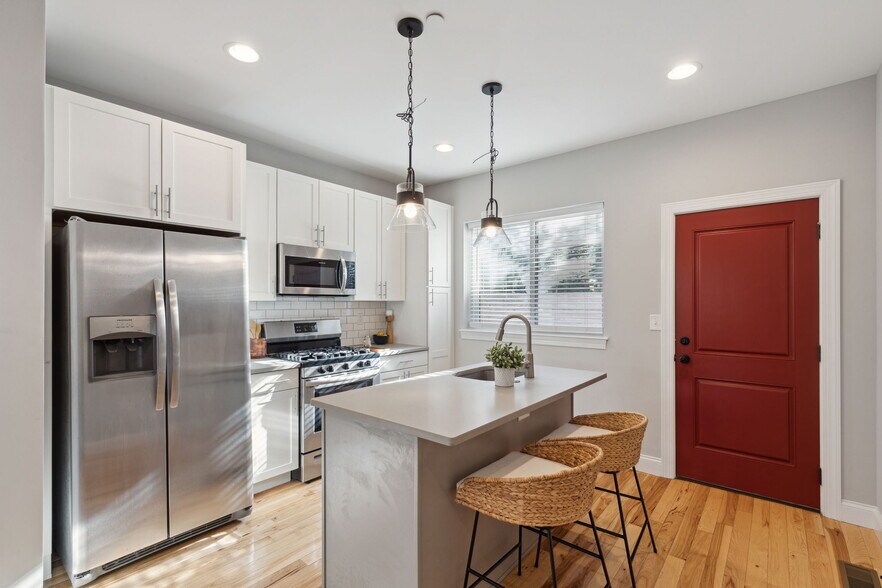 Building Photo - 1325 S Dover St