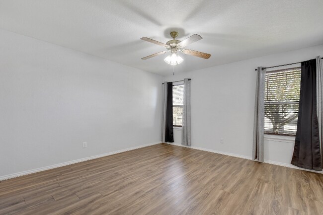 Building Photo - 230 Beech Dr