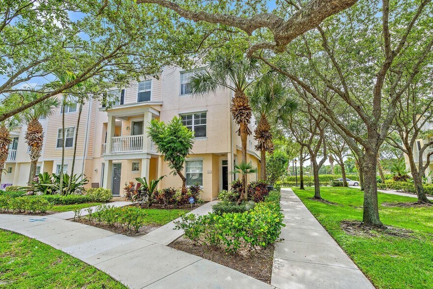 Primary Photo - 255 Murcia Dr