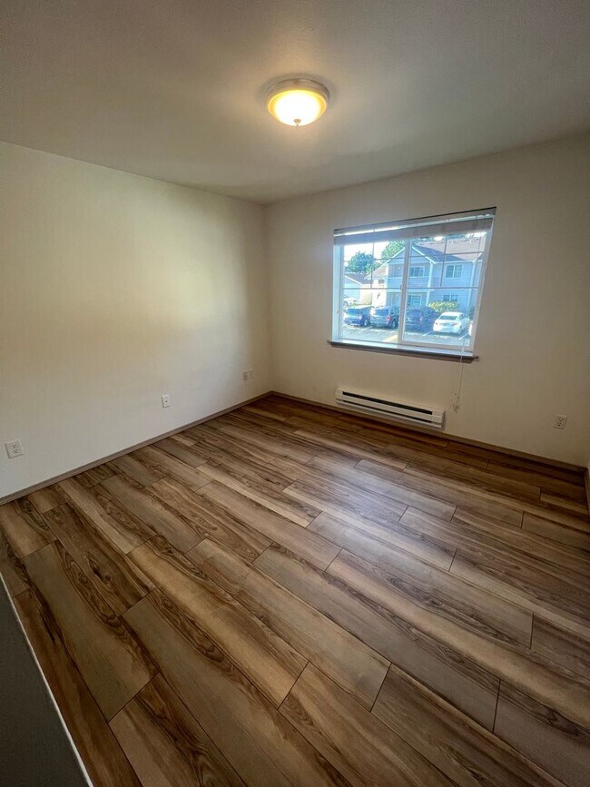 Building Photo - Cozy 2 Bedroom Condo in Everett!