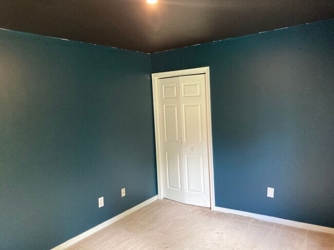 Building Photo - 5901 Tuskwillow Dr