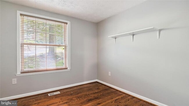 Building Photo - 11573 Hicks Ct