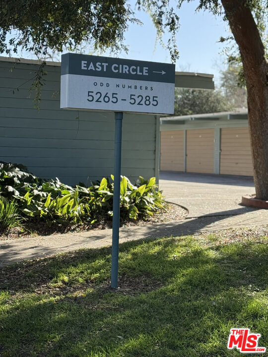 Building Photo - 5259 1/2 Village Green