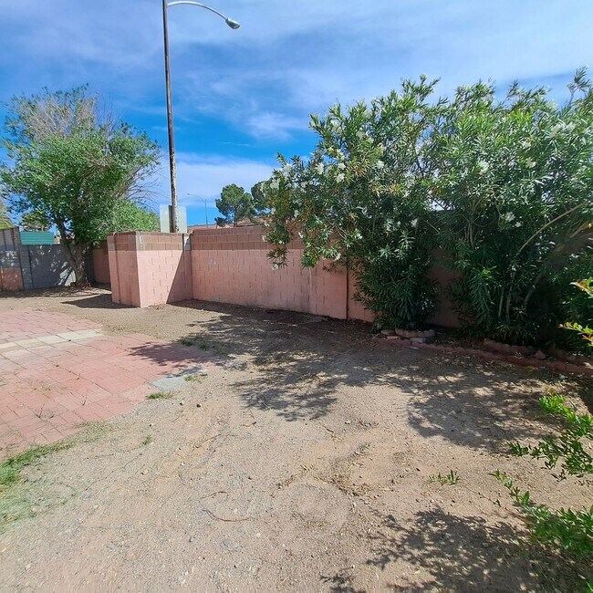 Building Photo - 5033 Sitka Ln