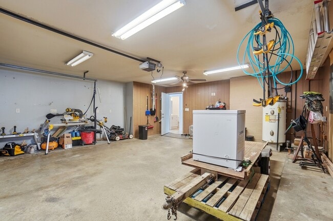 Building Photo - 7214 Winnebago Dr