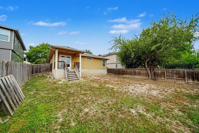 Building Photo - Move-in Ready 3-Bedroom Home Near Lackland AFB - Realtor Commission: $500