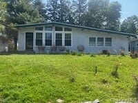 Building Photo - 27 Crescent Cir