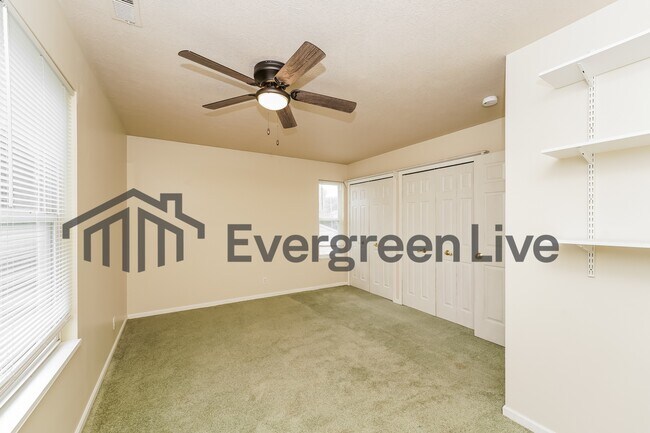 Building Photo - 33966 Harding Ave