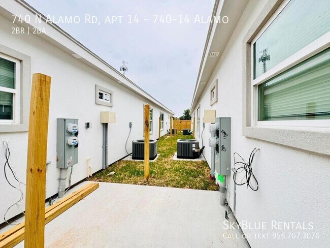 Building Photo - 740 N Alamo Rd