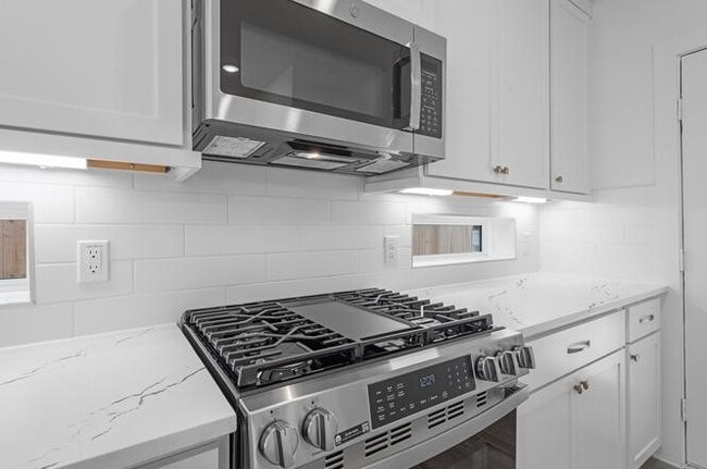 Building Photo - 1308 Shaded Rock Dr
