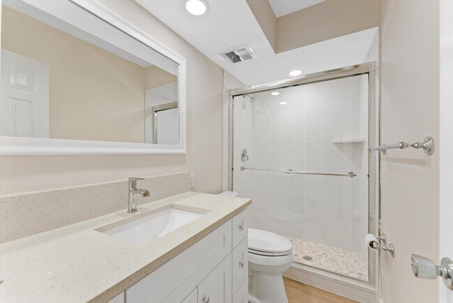 Building Photo - 478 Tequesta Dr