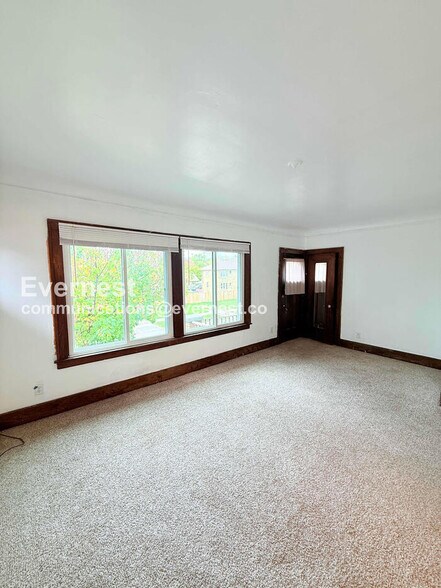 Building Photo - 3498 Haverhill St