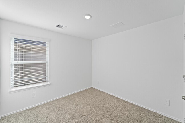 Building Photo - 1011 Vilana Rdg Ln