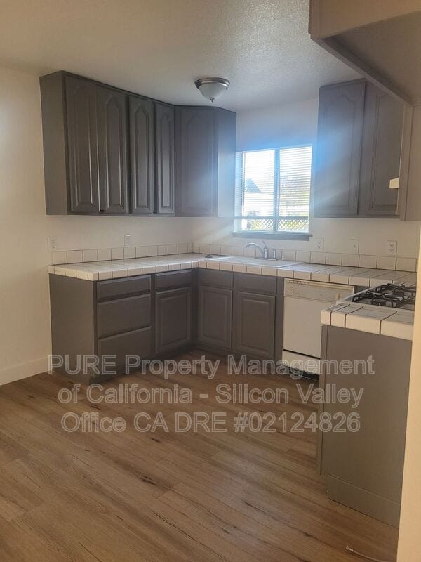 Building Photo - 68 N White Rd