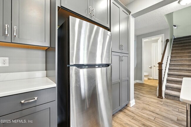 Building Photo - 474 Convex Ln