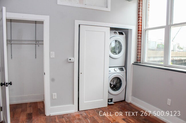 Building Photo - 1025 E Montgomery Ave