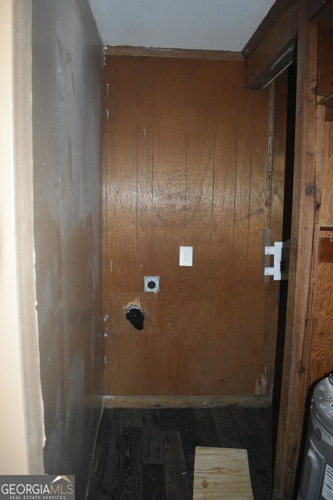 Building Photo - 1387 Dewey St