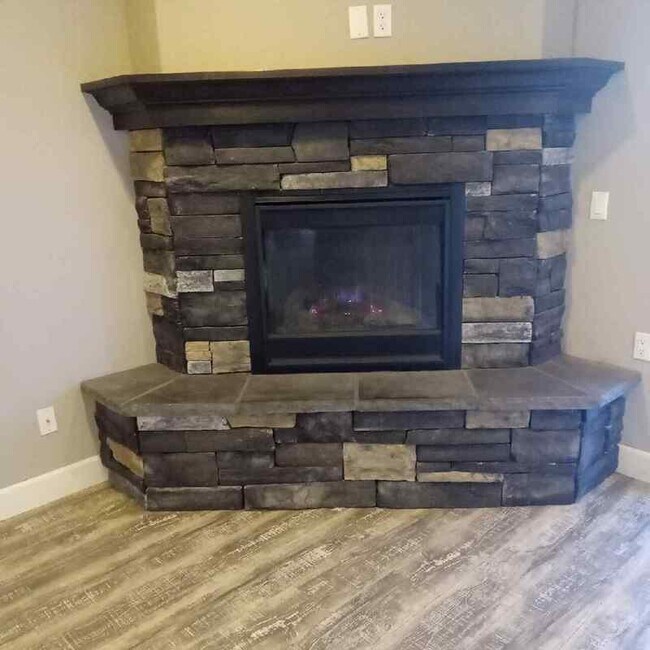 Building Photo - 62907 NE Nolan St