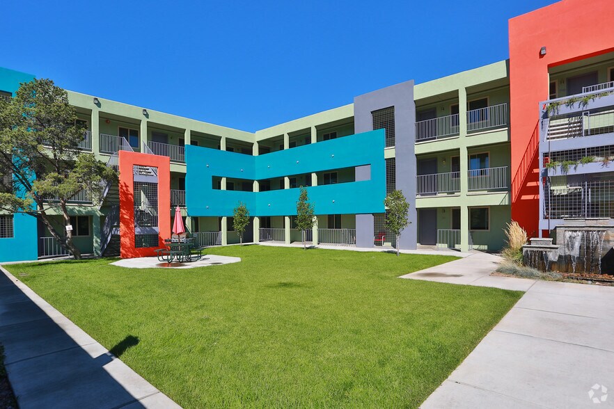 Q Nob Hill 4805 Marquette Ave NE Albuquerque NM 87108 Apartment