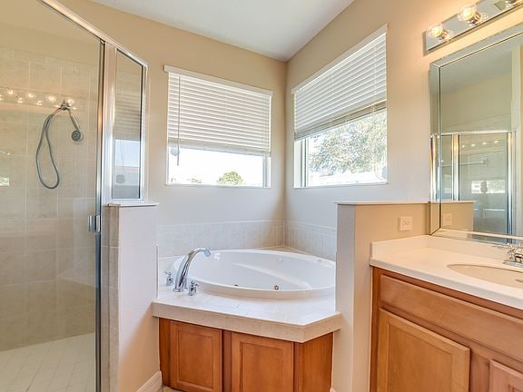 Building Photo - 9712 Heron Pointe Dr