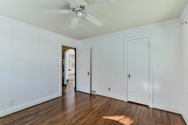 Building Photo - 511 Cannons Ln