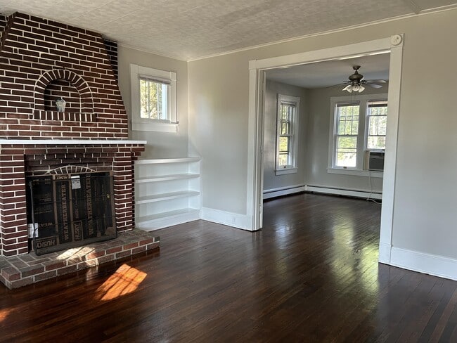 Building Photo - 1731 Valley Ave