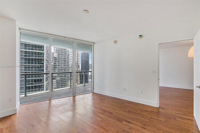 Building Photo - 475 Brickell Ave