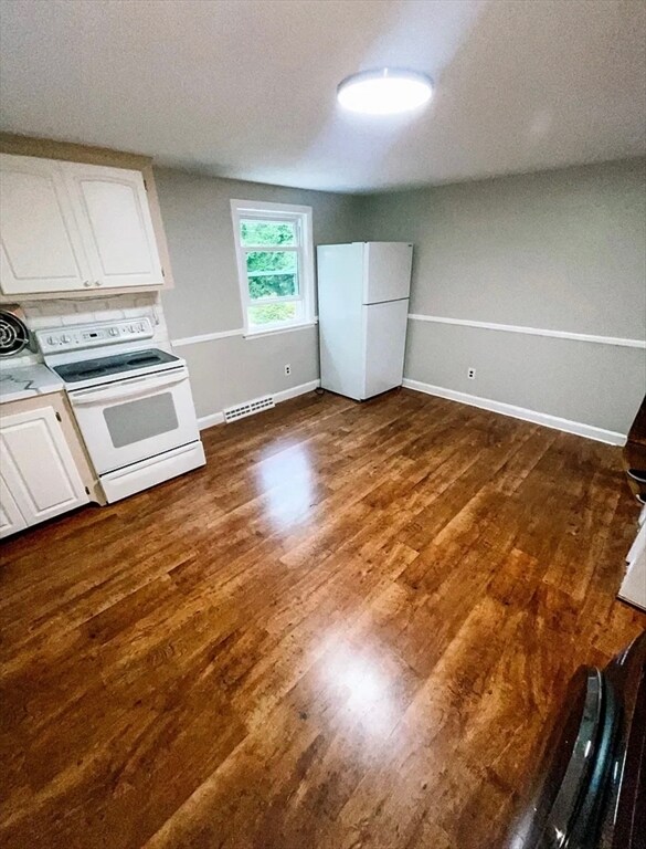 Building Photo - 2 Bow St