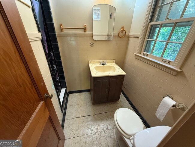 Building Photo - 998 Highland Cir SE