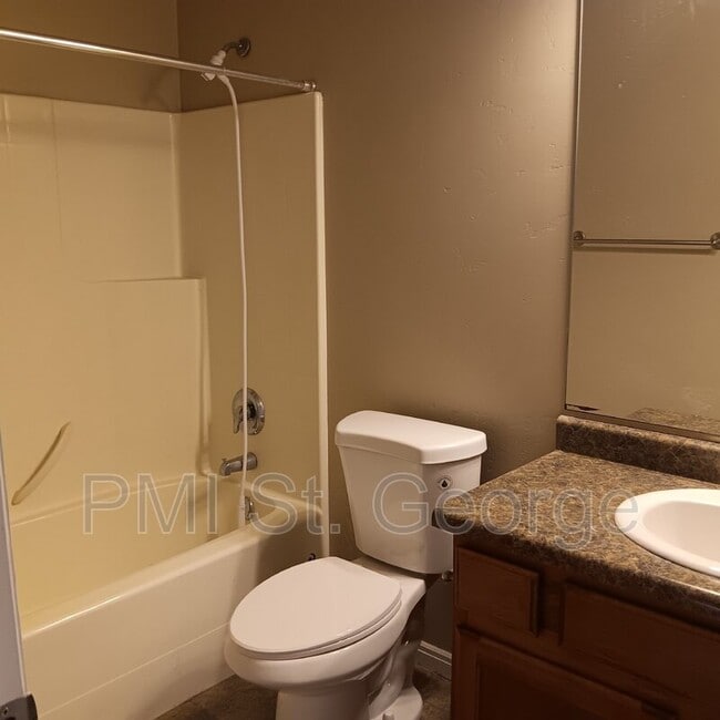 Building Photo - 508 N 2480 W