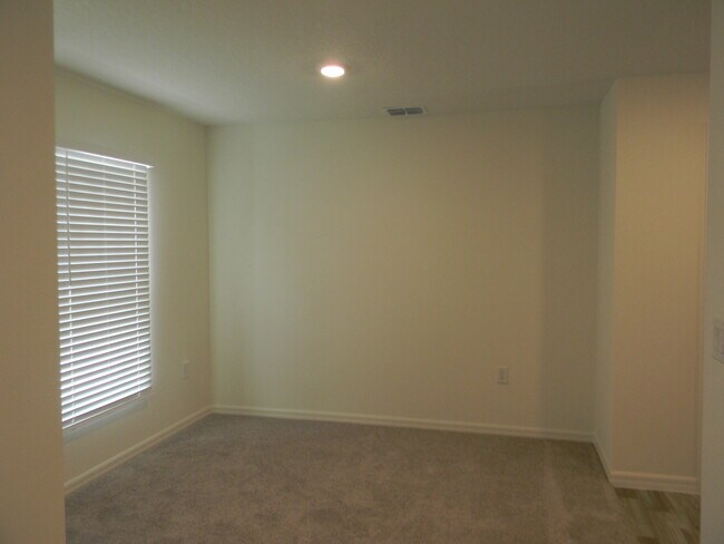 Building Photo - 491 Windswept Ave SW